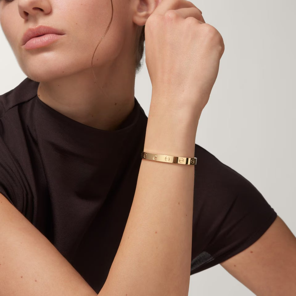 The Amour Eternity Bangle